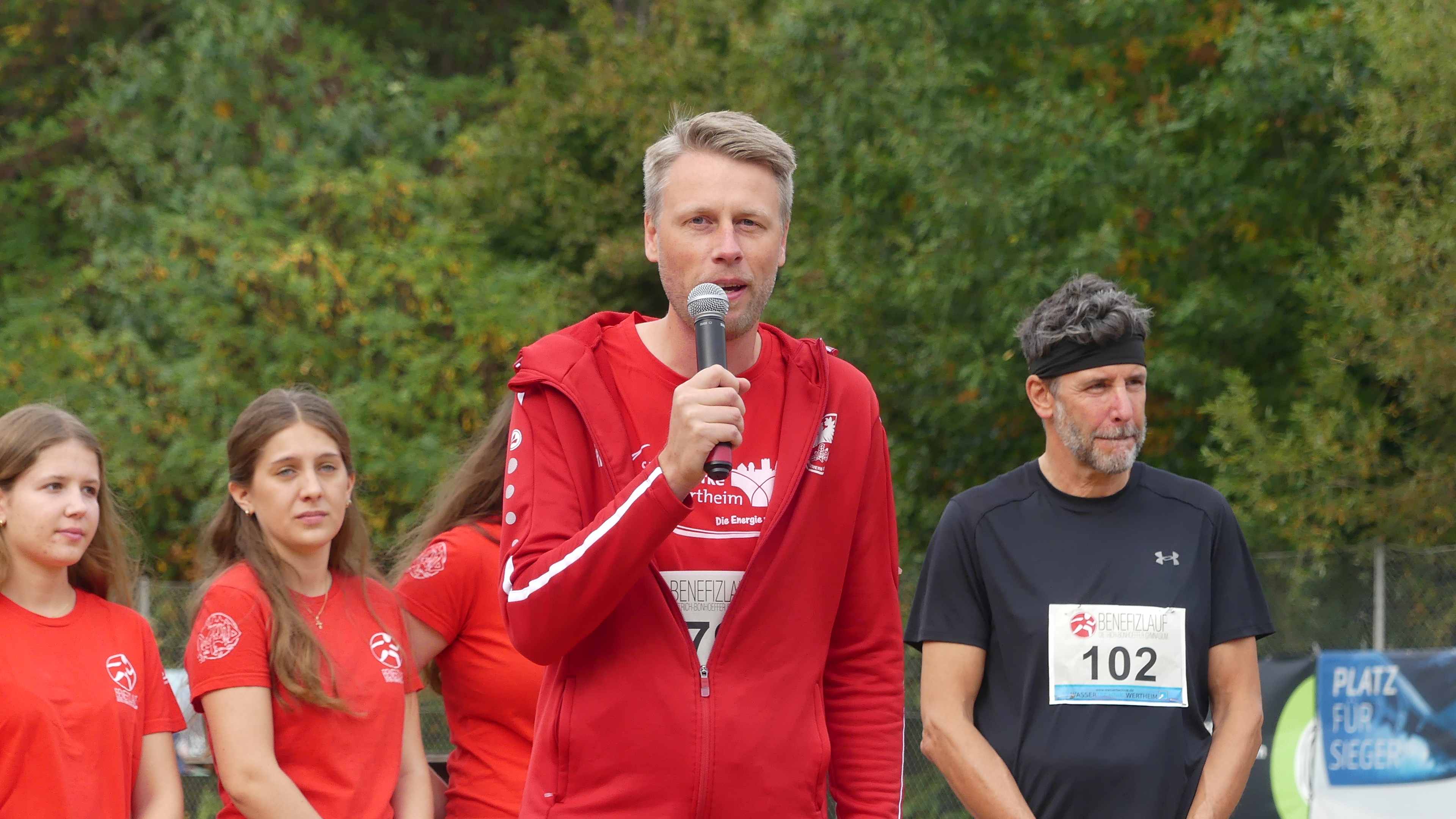 Bild vom 15. Benefizlauf im Jahr 2025. Dies ist das 65. Bild.